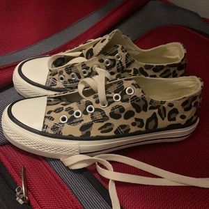 Leopard spring shoes size 7 womens new